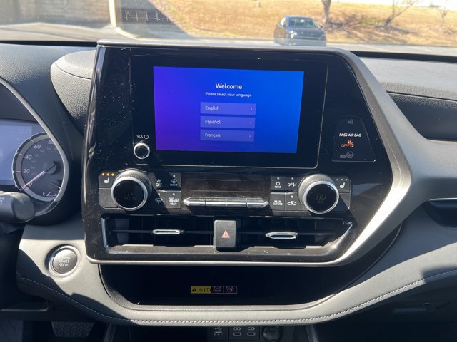 Certified 2025 Toyota Highlander XLE image 13
