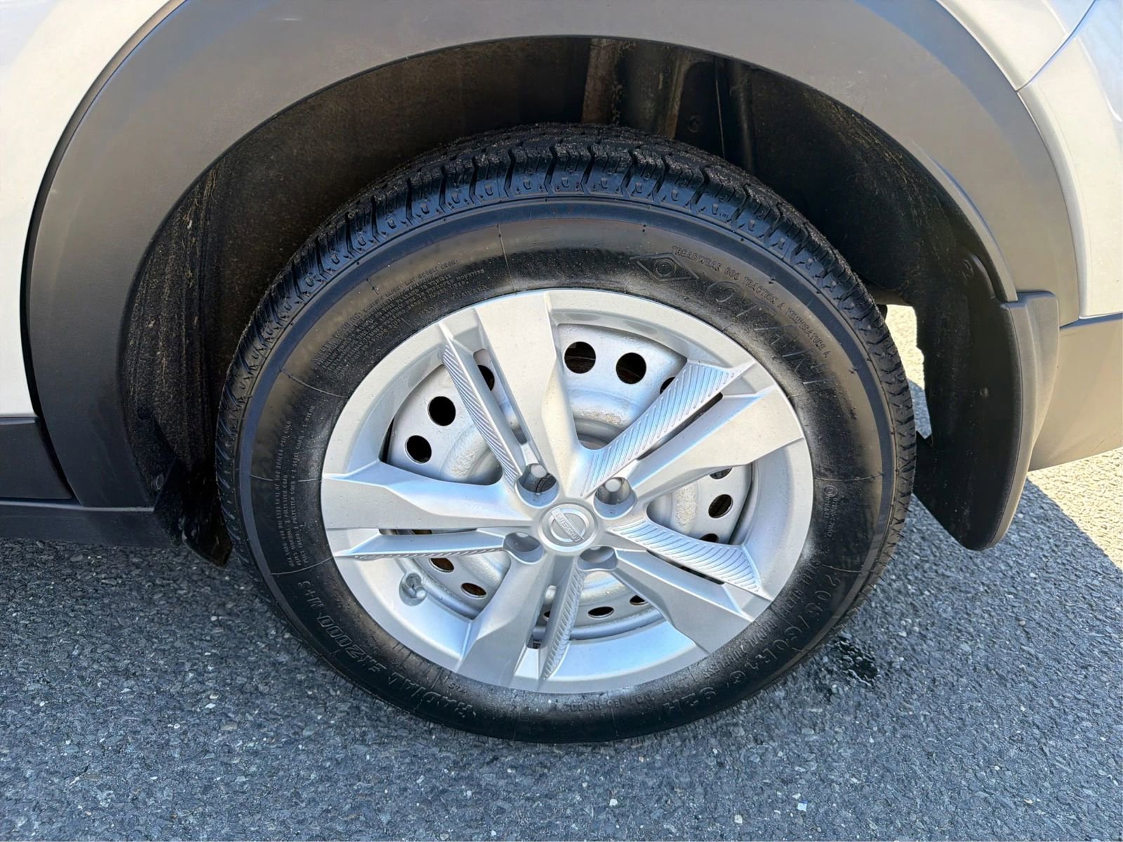 Used 2018 Nissan Kicks S image 15