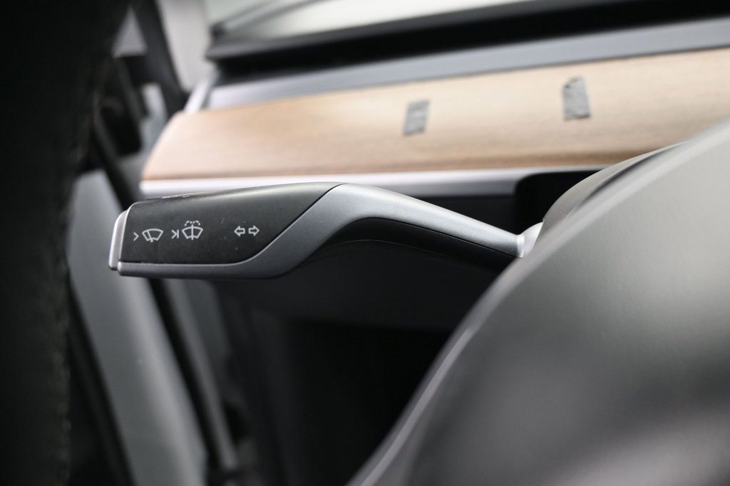 Used 2021 Tesla Model Y Long Range image 21