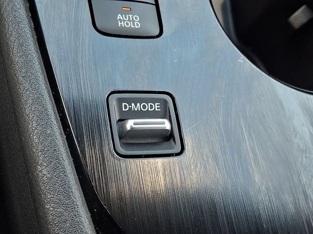 Used 2023 Nissan Rogue SV FWD image 23
