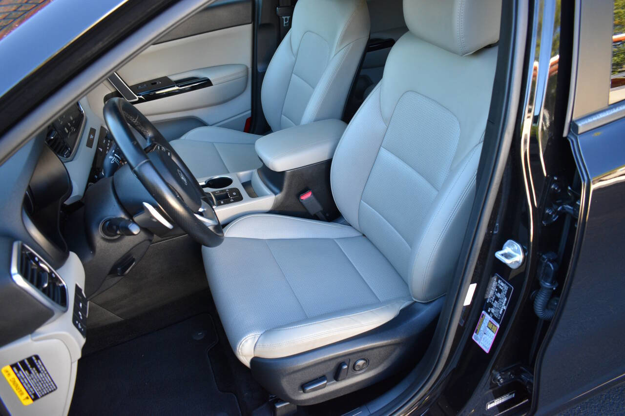 Used 2022 Kia Sportage Nightfall Edition w/ Nighfall AWD Premium Package image 19