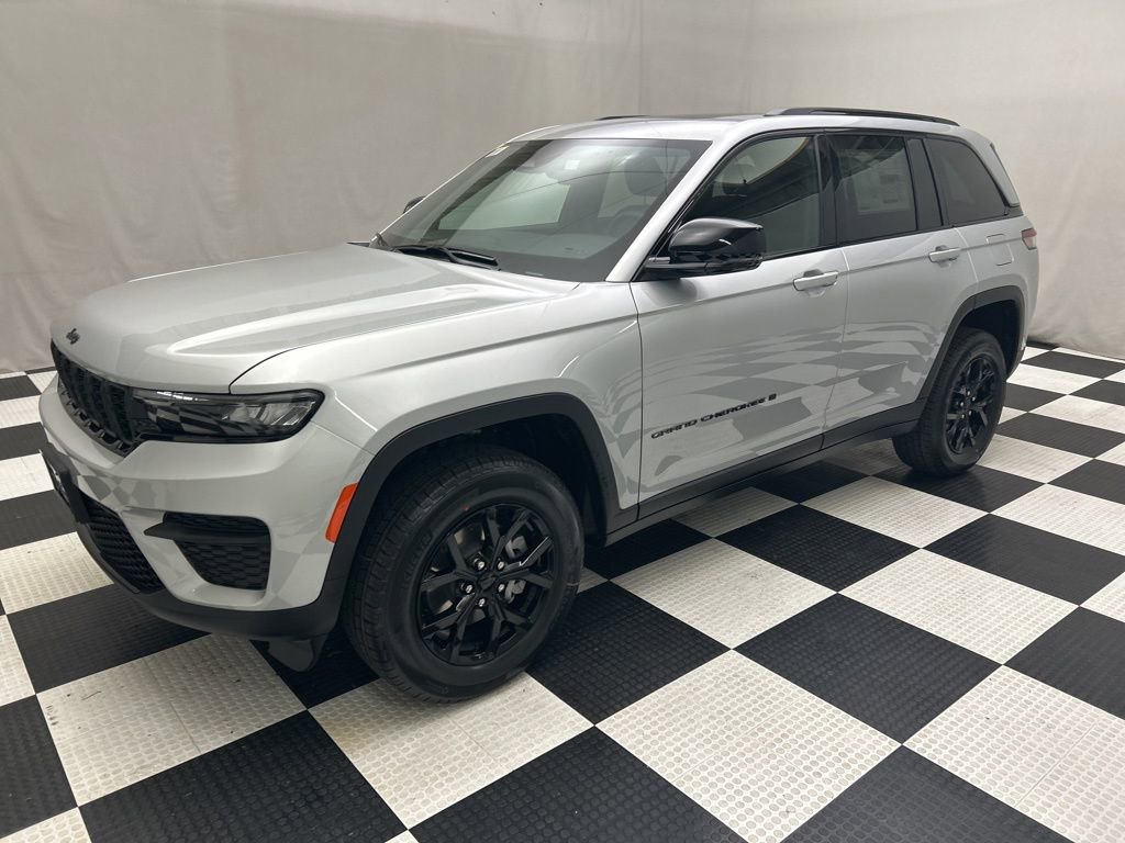 New 2025 Jeep Grand Cherokee Altitude AWD/4WD image 7