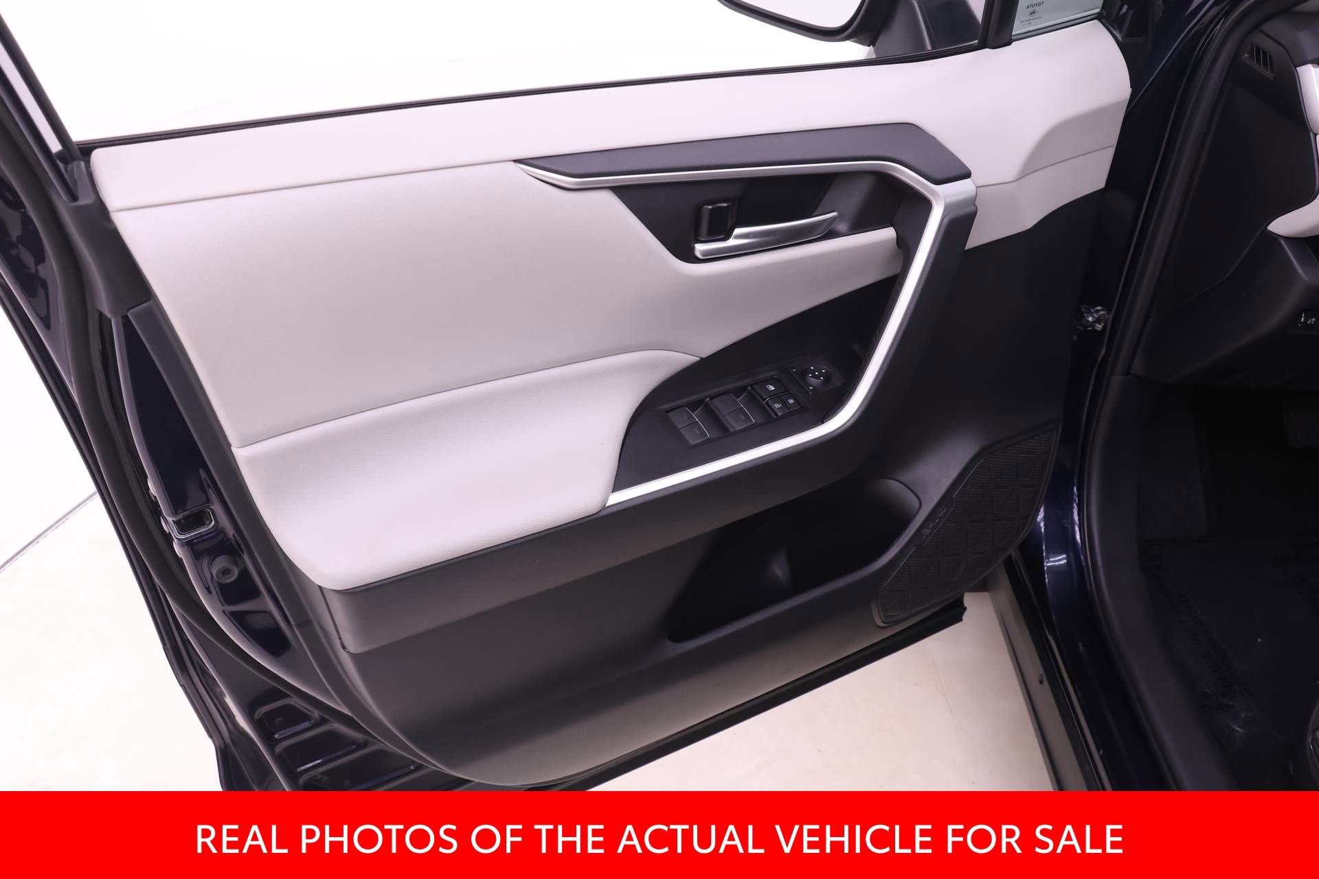 Certified 2023 Toyota RAV4 XLE w/ Convenience Package image 8