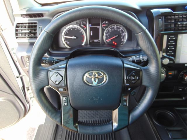Used 2024 Toyota 4Runner TRD Off-Road Premium AWD/4WD image 15