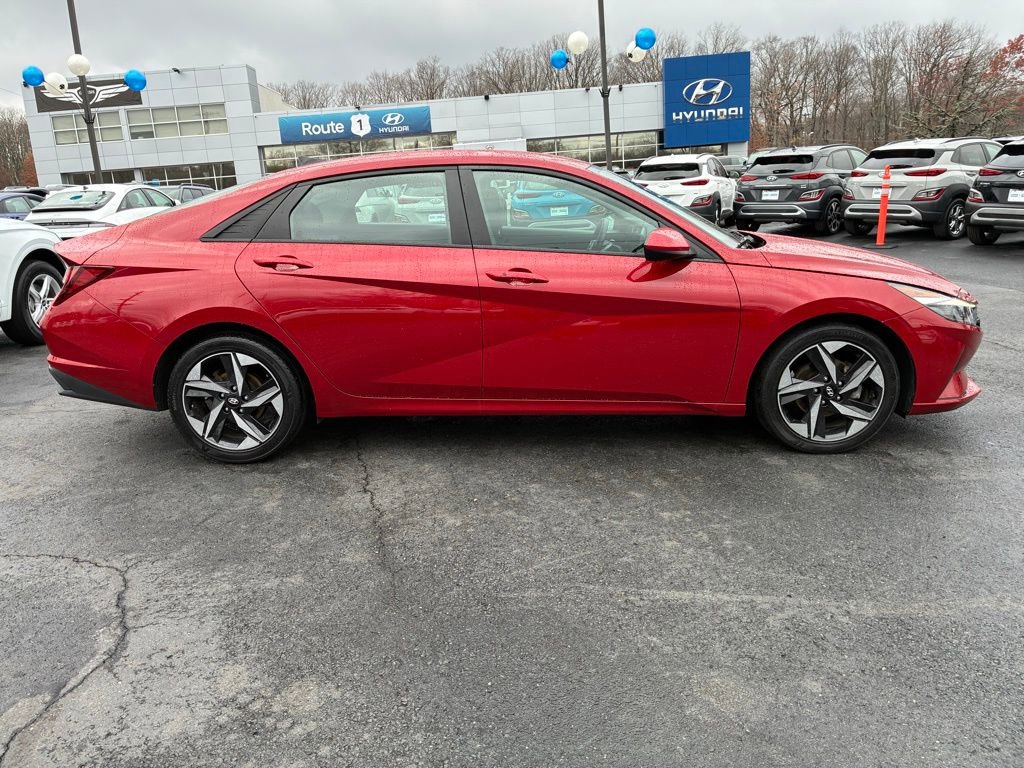 Used 2023 Hyundai Elantra SEL w/ Convenience Package image 8