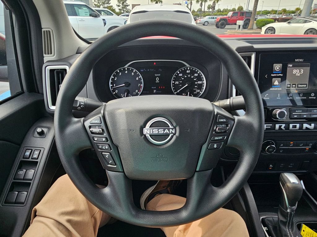 Used 2025 Nissan Frontier SV image 17