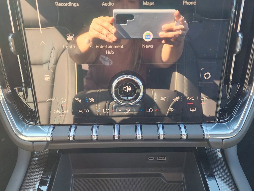 New 2026 GMC Yukon XL Elevation w/ Elevation Premium Package image 32