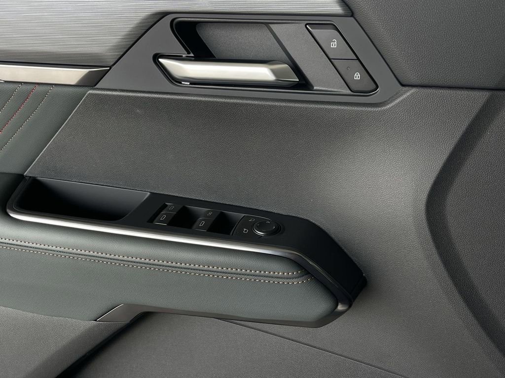 New 2026 GMC Acadia AT4 w/ Luxury Package image 23