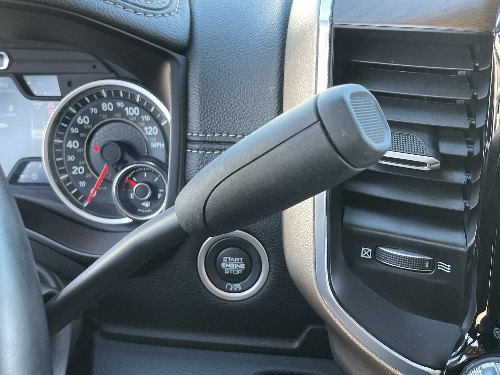 Used 2024 RAM 3500 Laramie AWD/4WD image 37