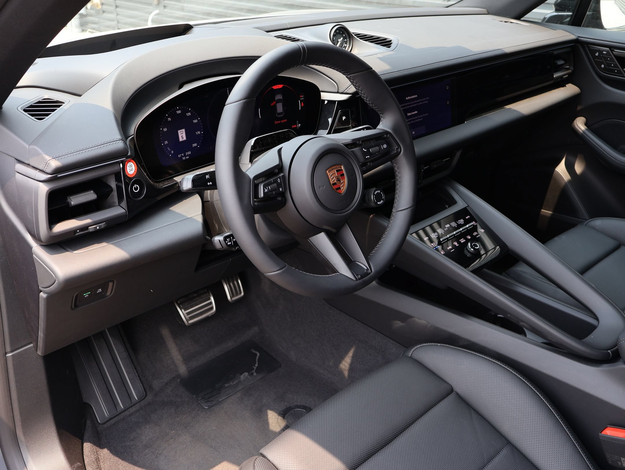 New 2026 Porsche Macan GTS Electric AWD/4WD image 4