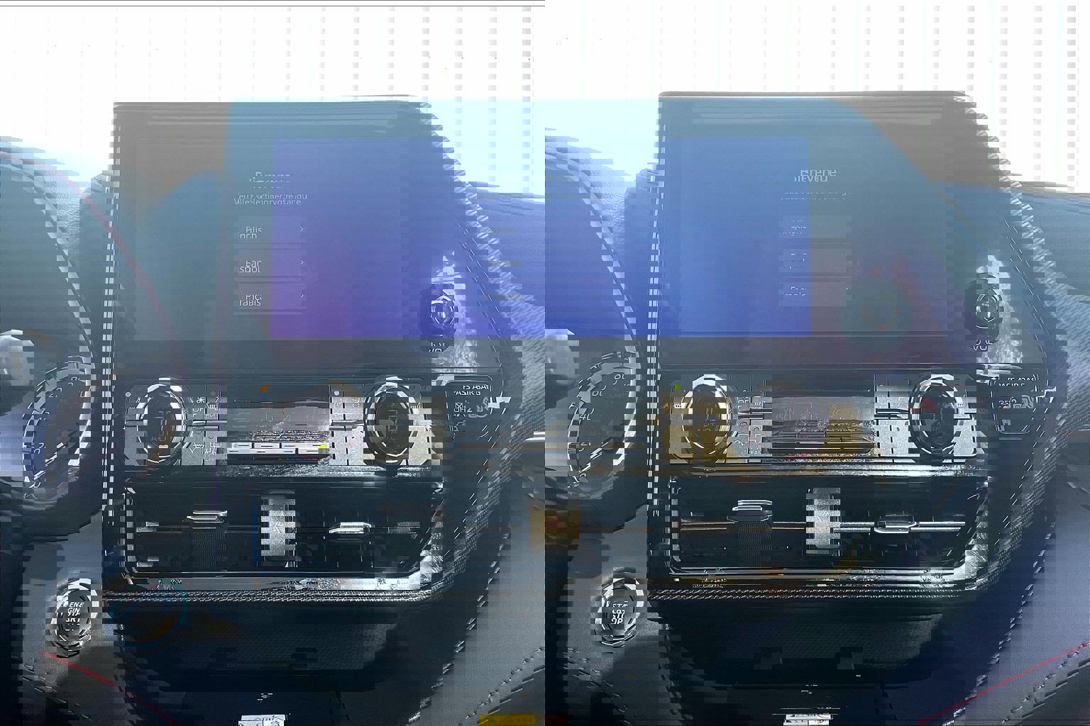 Used 2023 Toyota Highlander XSE image 39