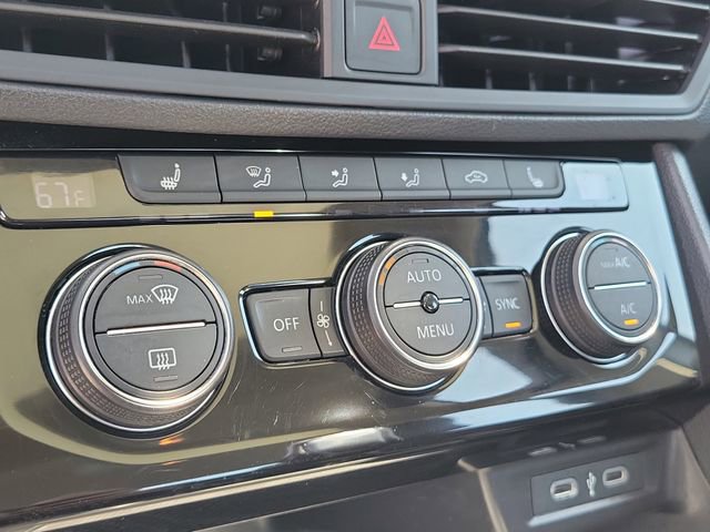 Used 2024 Volkswagen Jetta SE image 28