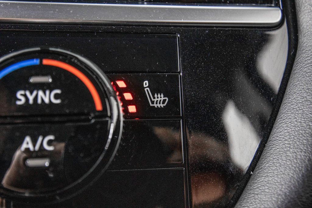 Used 2025 Nissan Pathfinder SV image 27