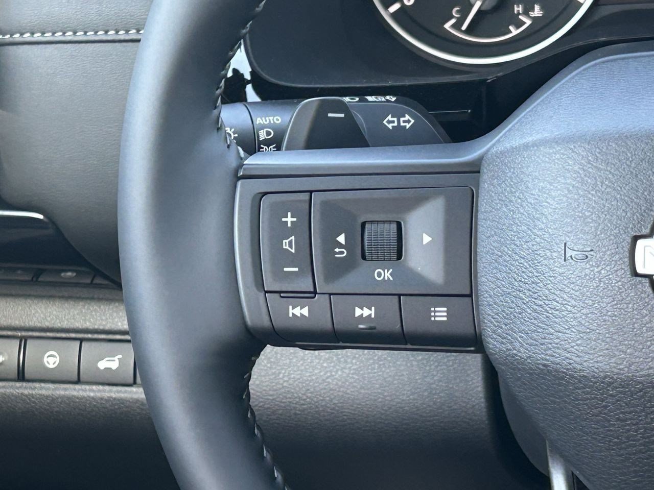 New 2026 Nissan Pathfinder SV FWD image 33