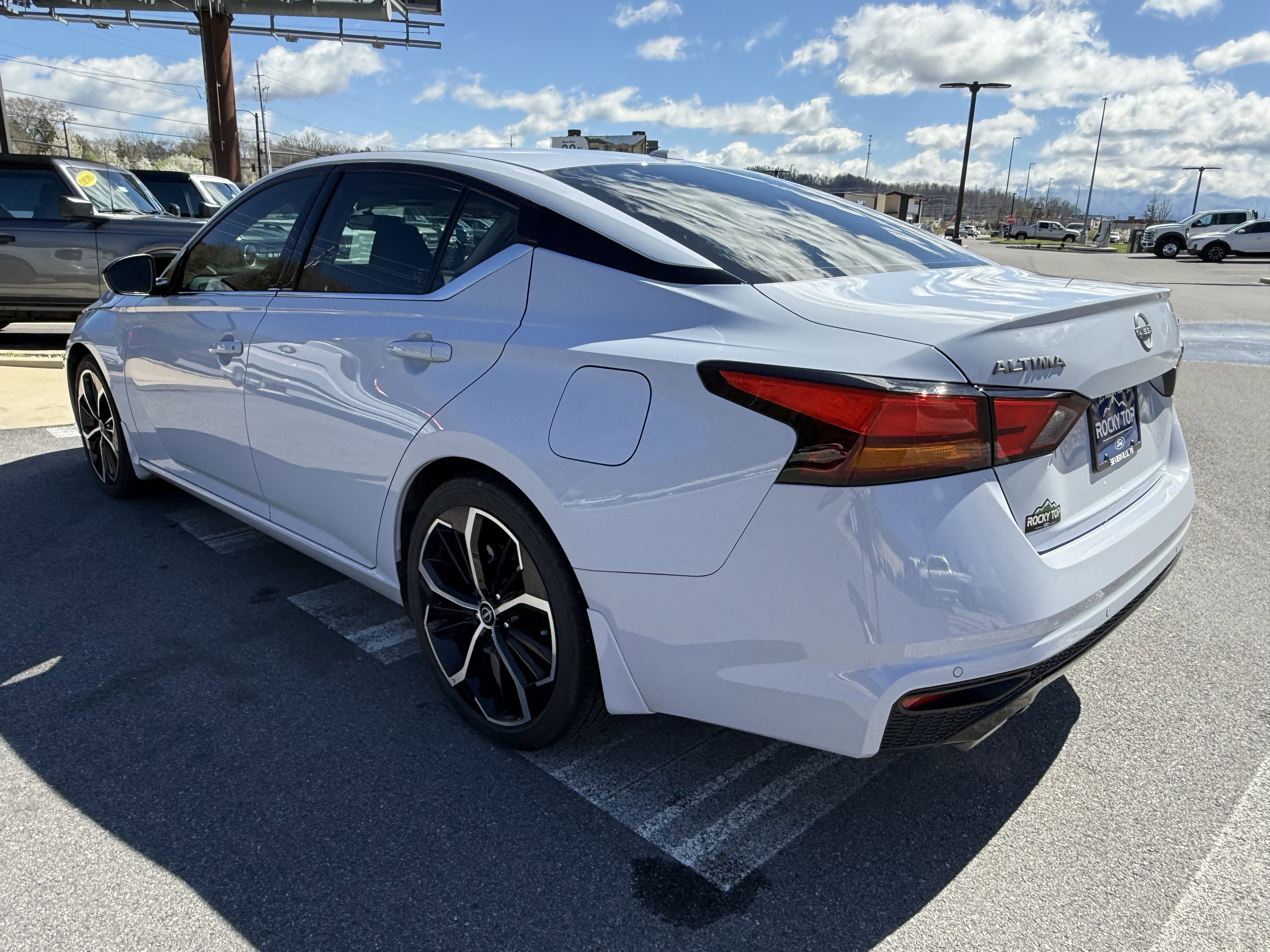 Used 2024 Nissan Altima 2.5 SR w/ SR Premium Package image 7