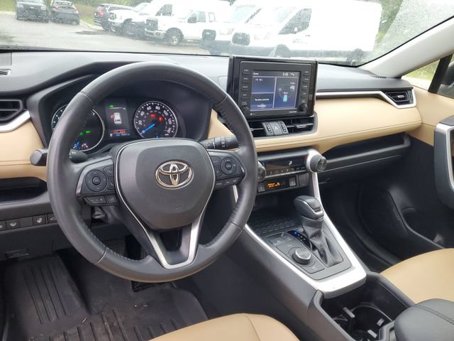 Used 2022 Toyota RAV4 XLE Premium AWD/4WD image 16