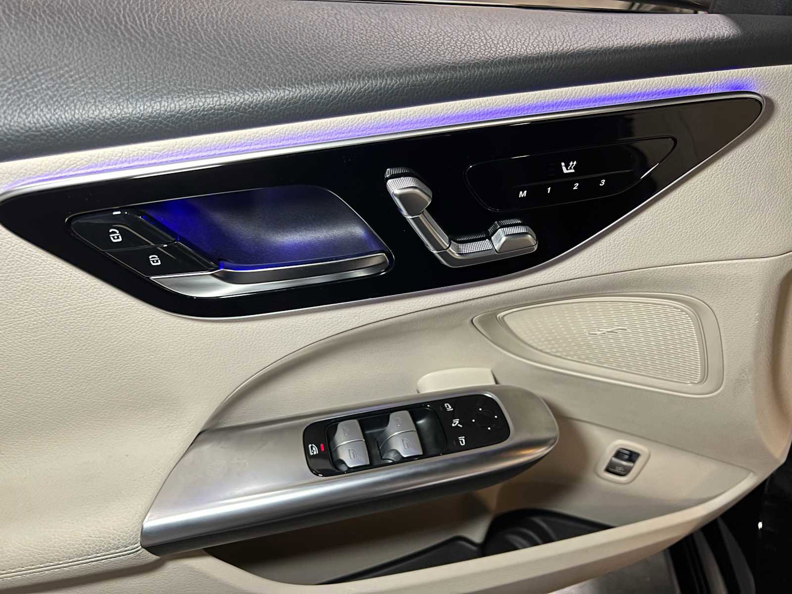 Used 2025 Mercedes-Benz C 300 4MATIC Sedan image 22