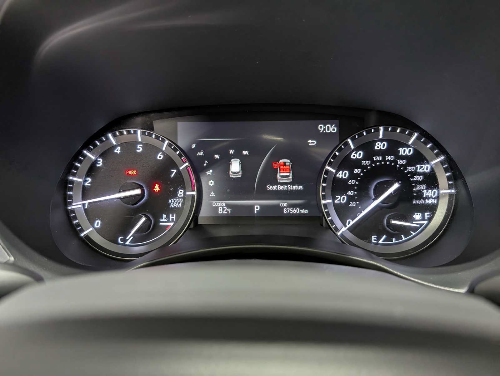 Used 2021 Toyota Highlander XLE AWD/4WD image 24