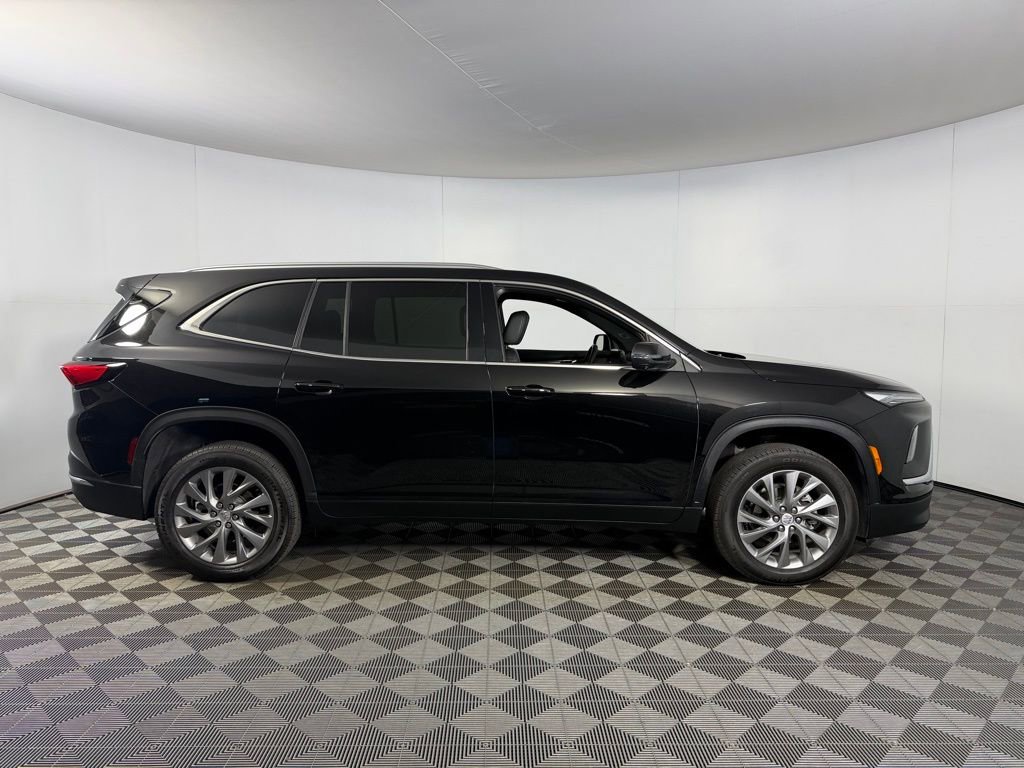 Used 2025 Buick Enclave Preferred AWD/4WD image 5