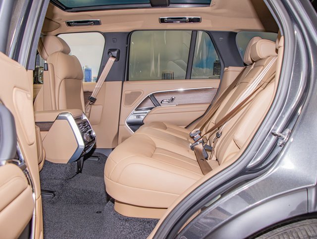 New 2025 Land Rover Range Rover SE image 22