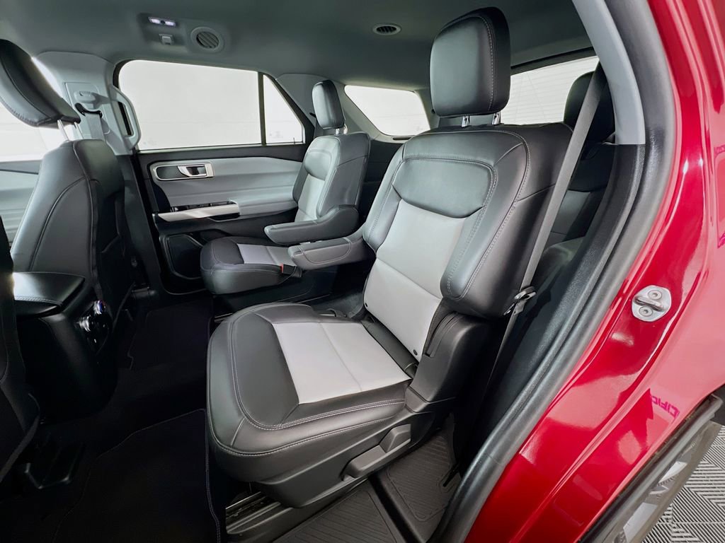 Used 2023 Ford Explorer XLT w/ Equipment Group 202A image 26