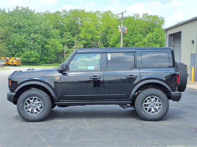 New 2025 Ford Bronco Badlands image 4