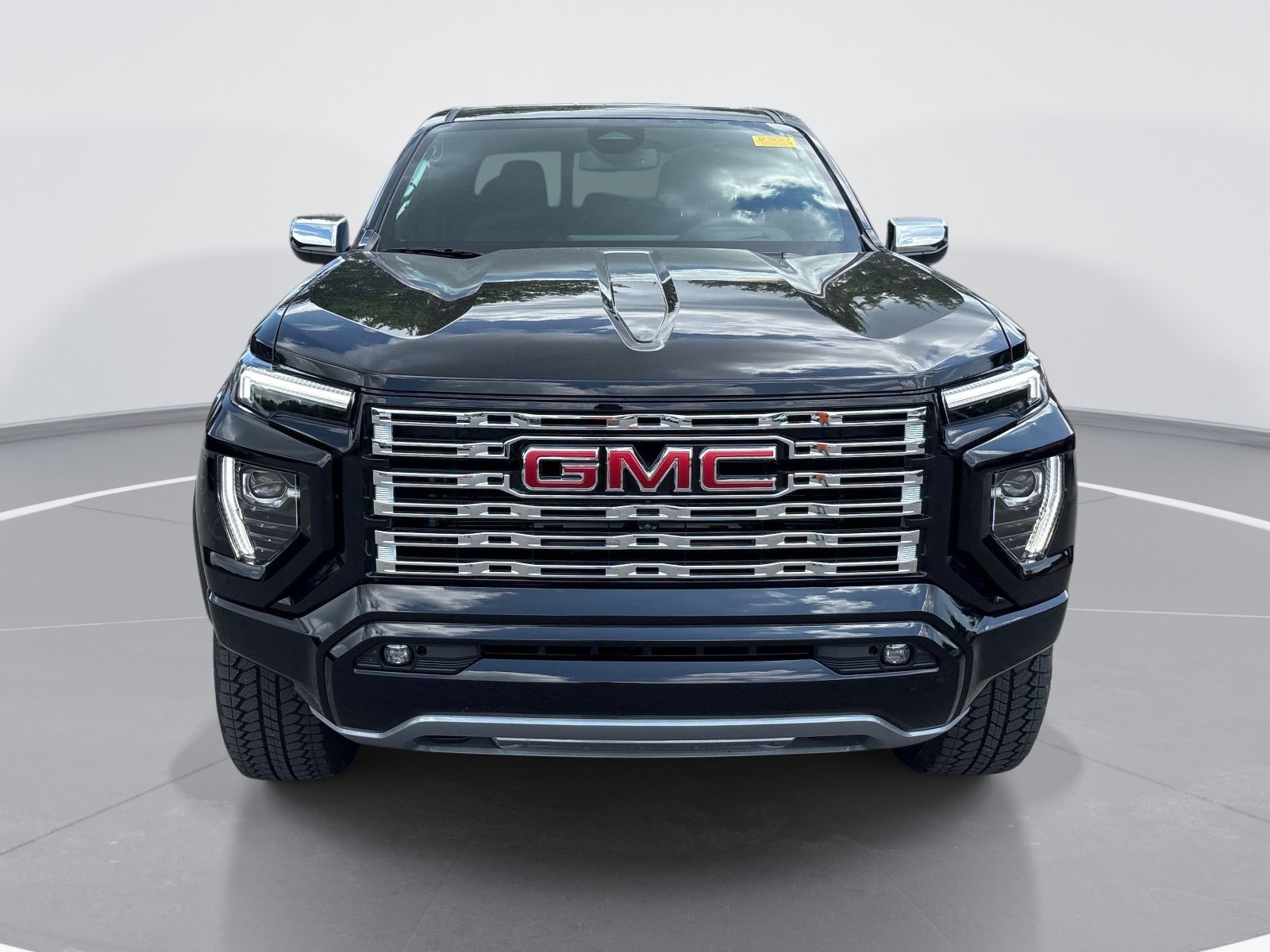 Used 2026 GMC Canyon Denali AWD/4WD image 2