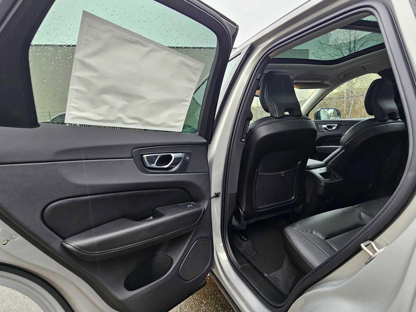 Certified 2025 Volvo XC60 B5 Core w/ Protection Package Premier image 46