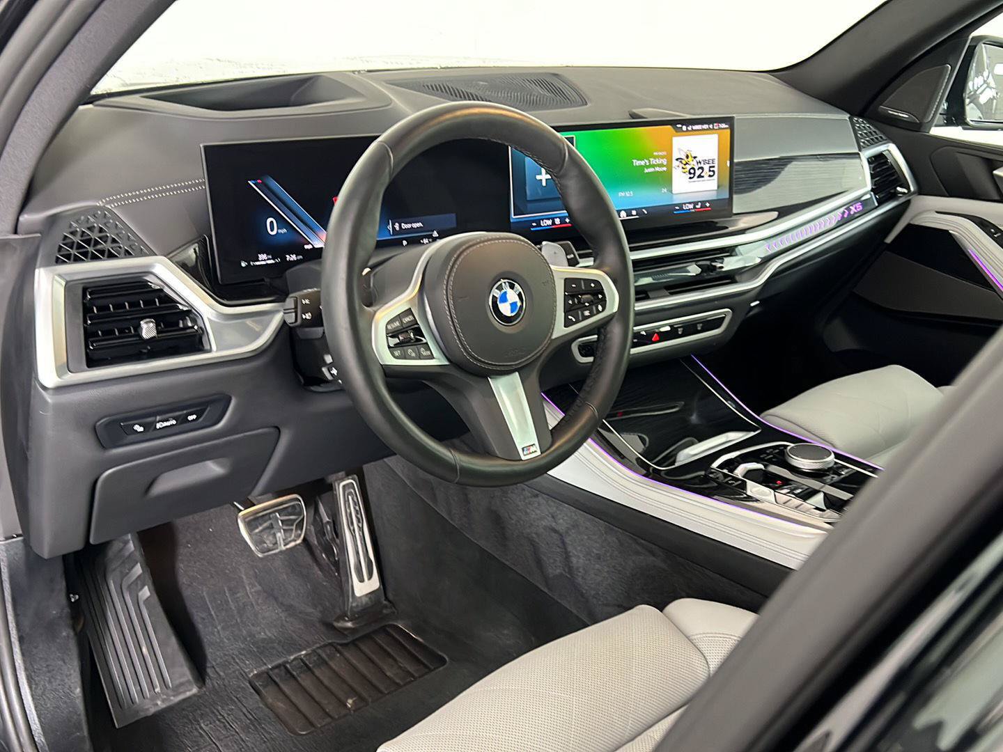 New 2026 BMW X5 xDrive40i w/ M Sport Package AWD/4WD image 2