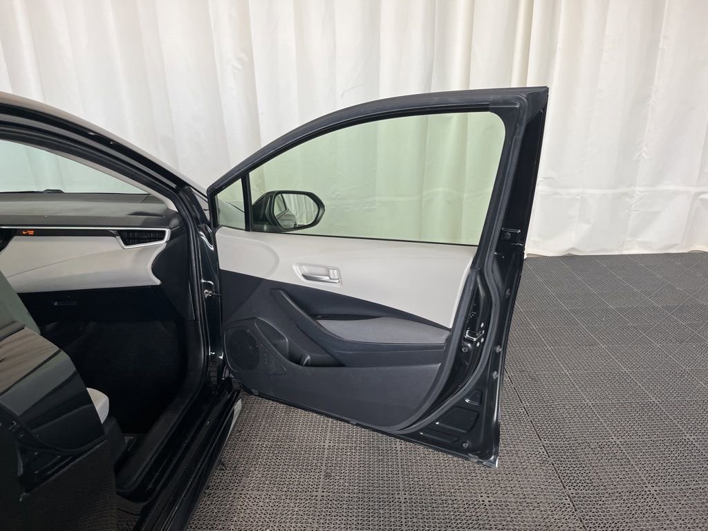 Used 2021 Toyota Corolla LE FWD image 21