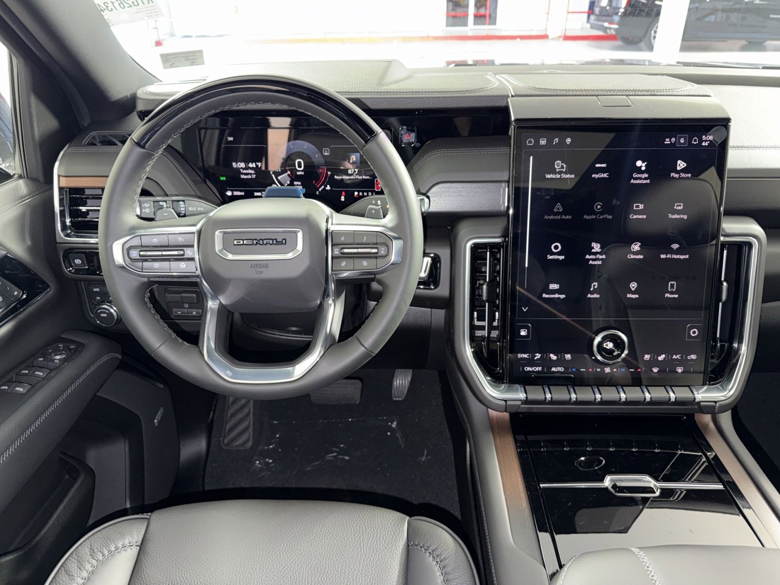 New 2026 GMC Yukon Denali w/ Denali Reserve Package image 16