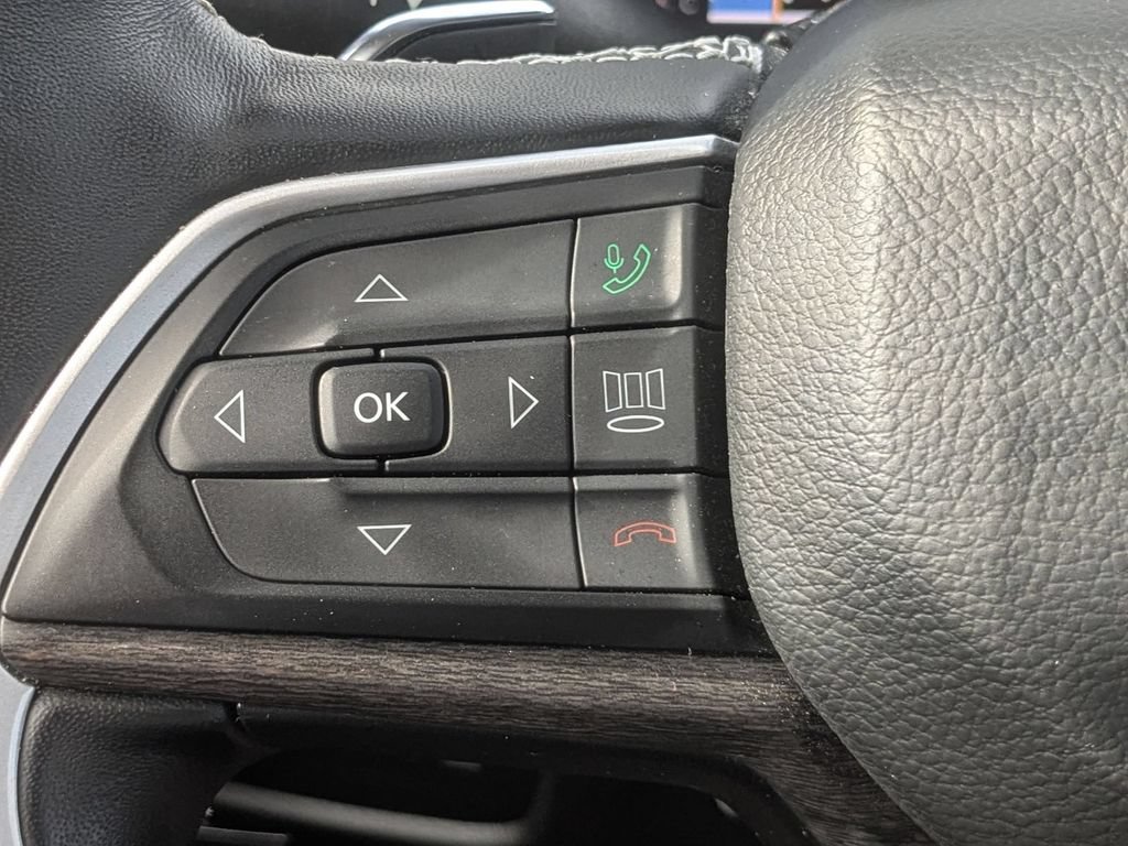 Certified 2022 Jeep Grand Cherokee L Limited w/ Luxury Tech Group II AWD/4WD image 18