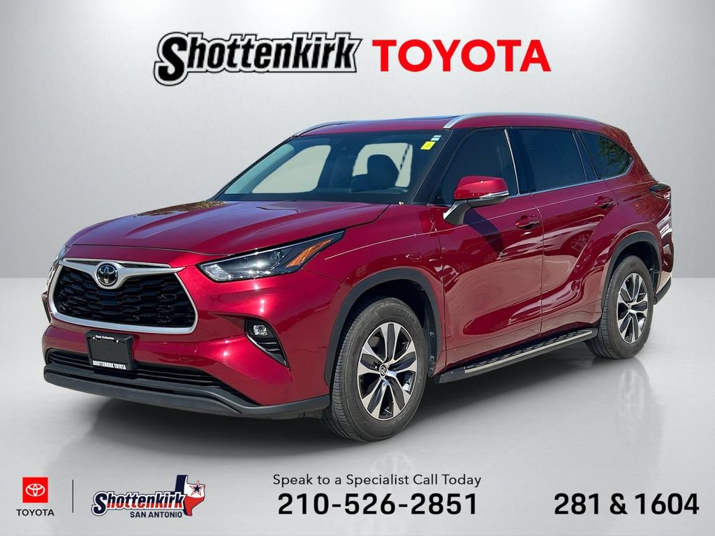 Used 2022 Toyota Highlander XLE