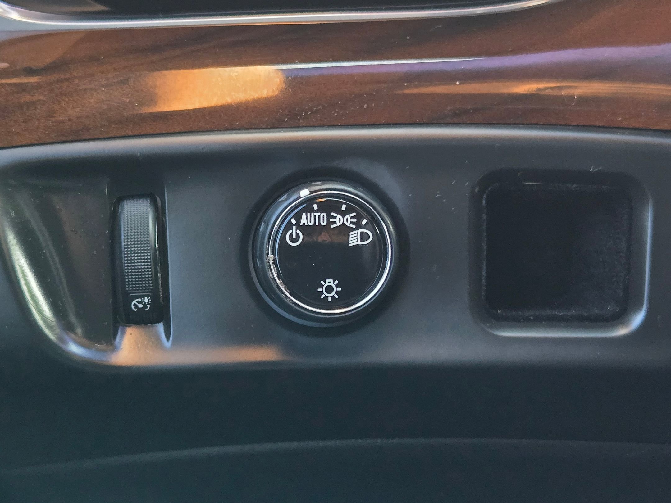 Used 2019 Cadillac Escalade Luxury image 26