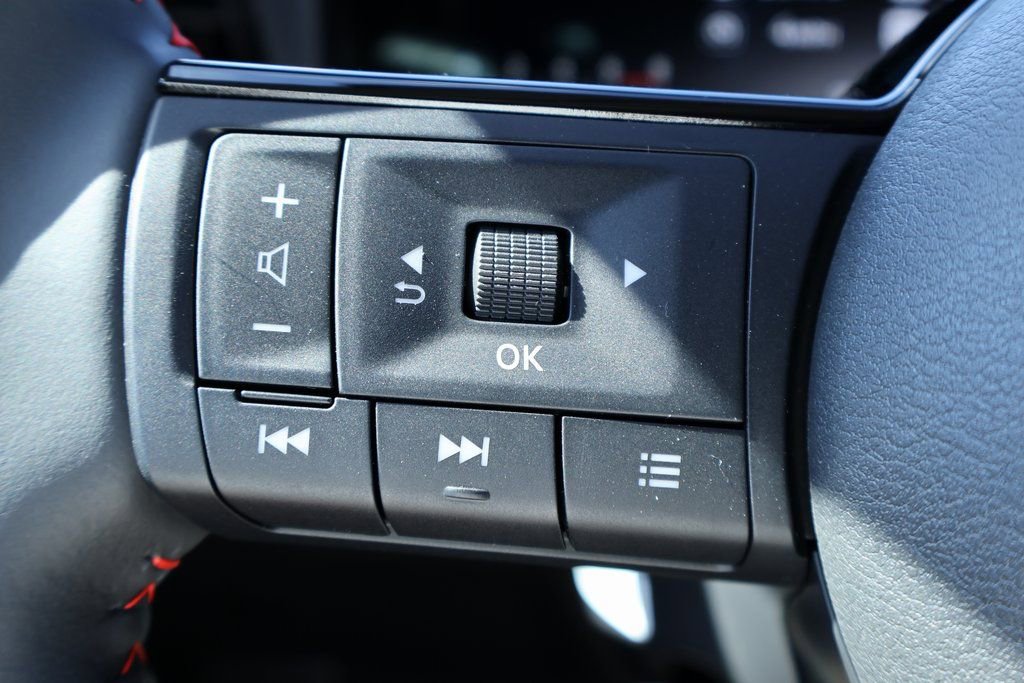 New 2026 Nissan Kicks SR w/ Cold Weather Package image 10