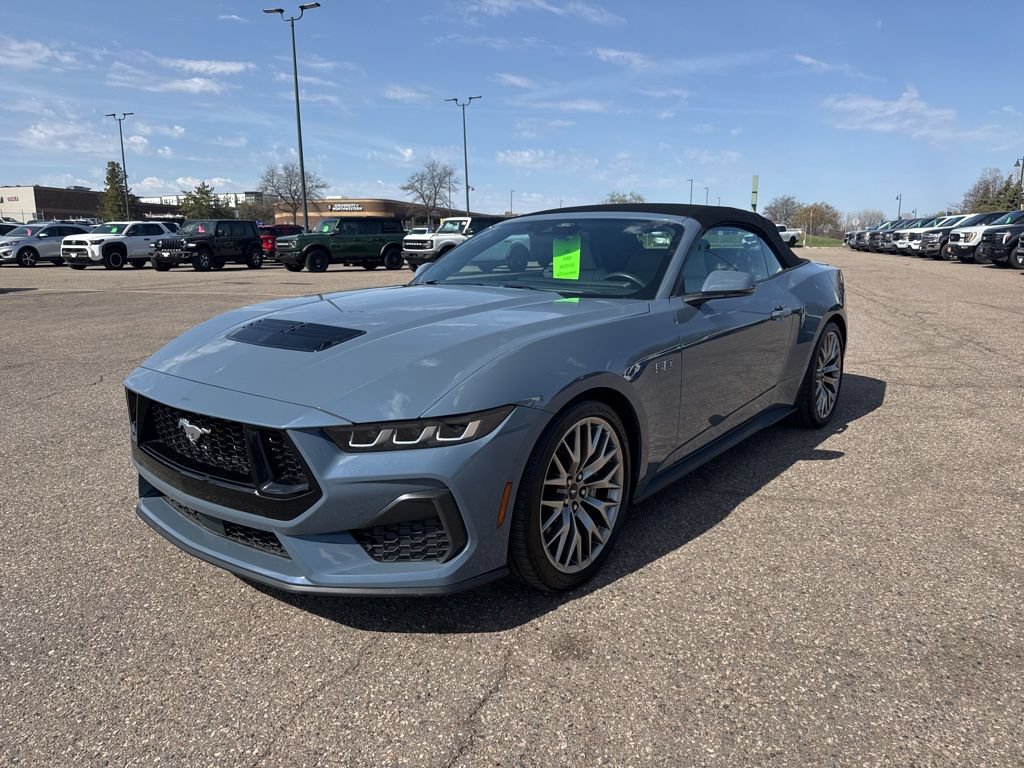 Used 2025 Ford Mustang GT Premium RWD image 4