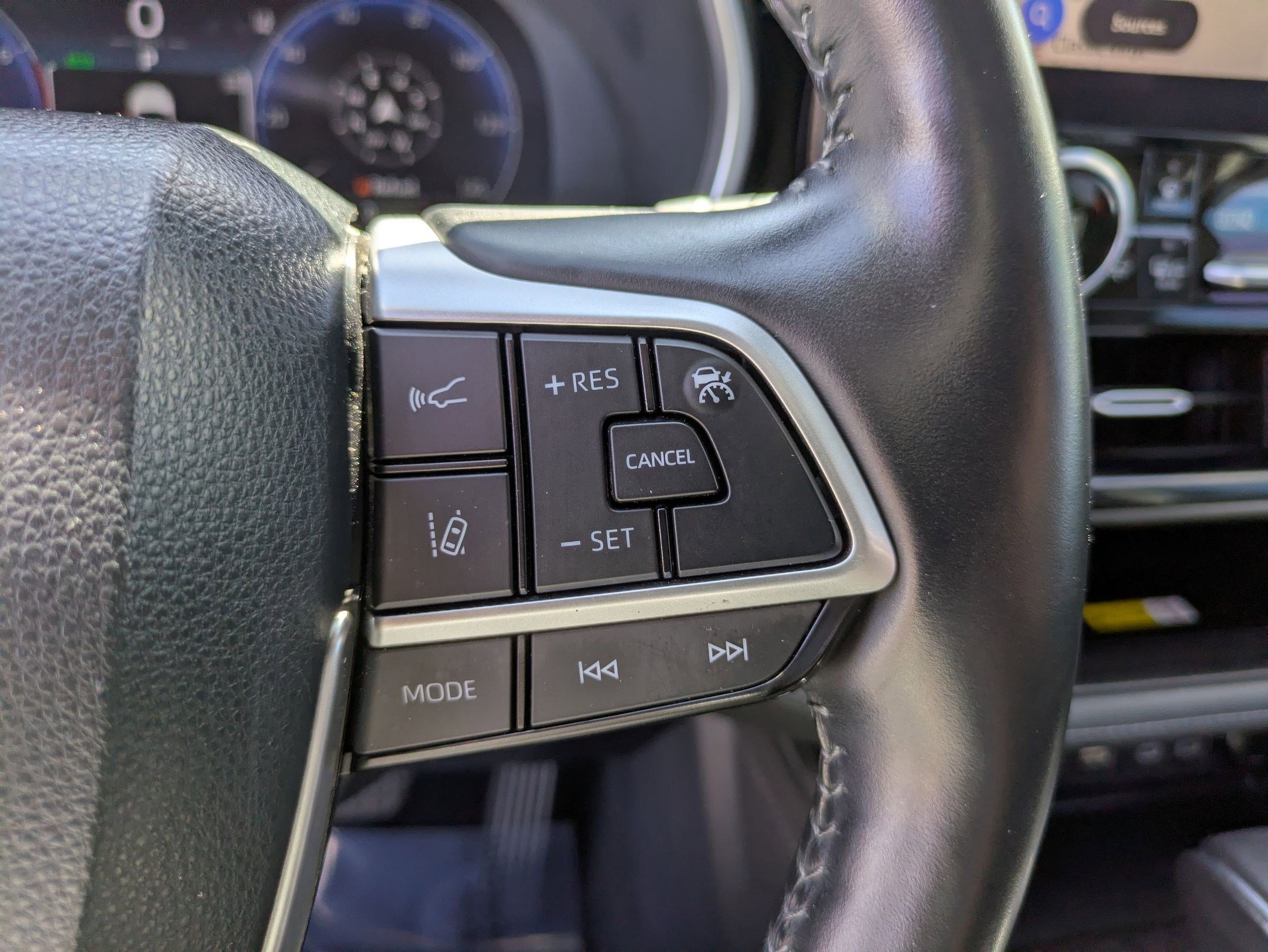 Used 2023 Toyota Highlander Limited AWD/4WD image 19