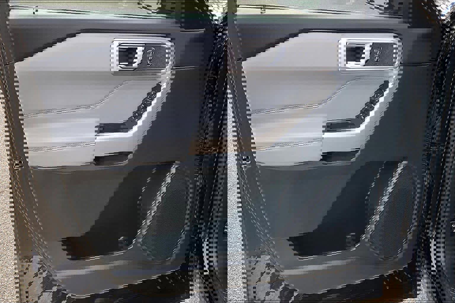 Used 2023 Ford Explorer XLT w/ Equipment Group 202A image 21