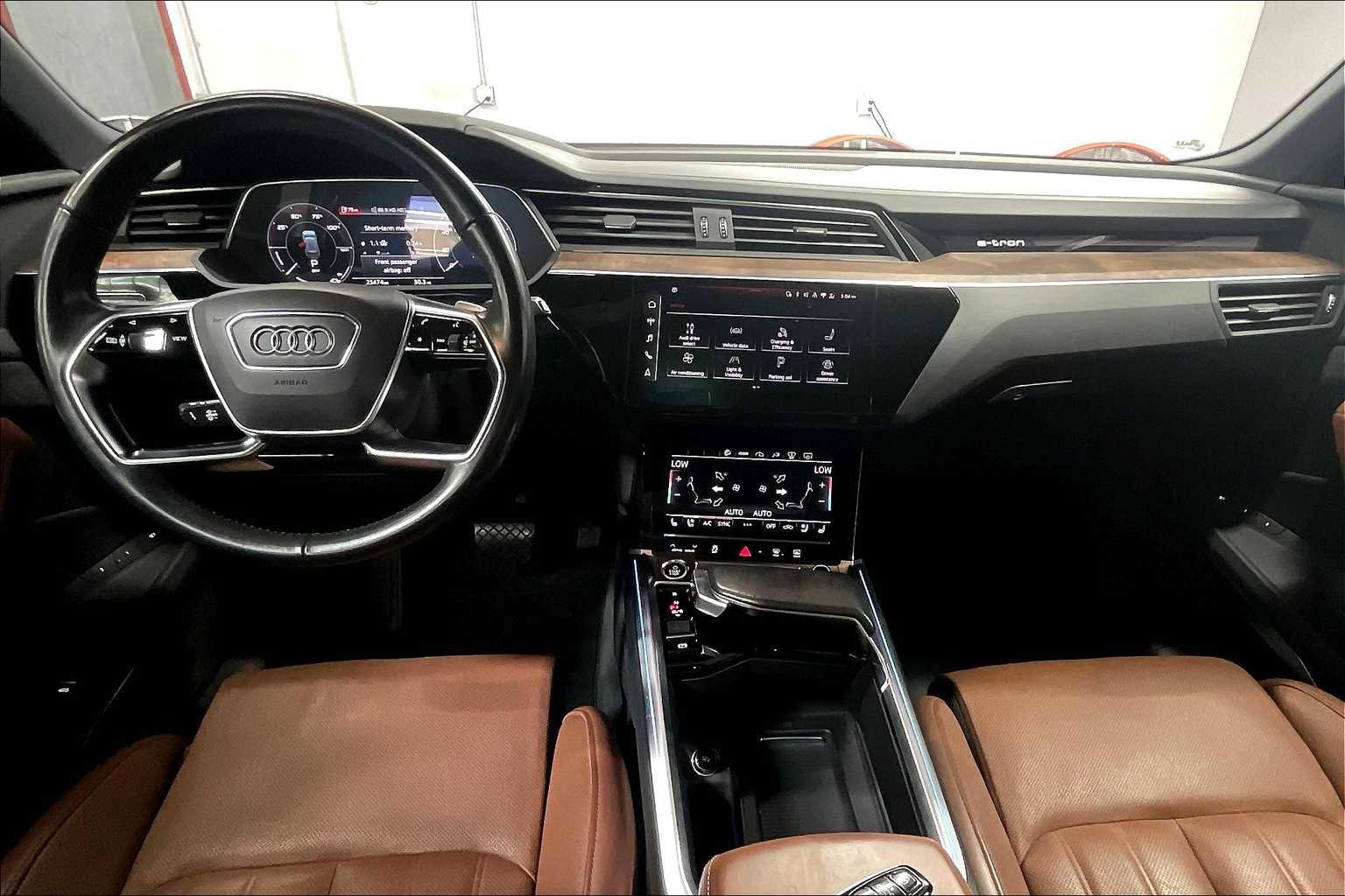 Certified 2021 Audi e-tron Prestige w/ Prestige Package image 17
