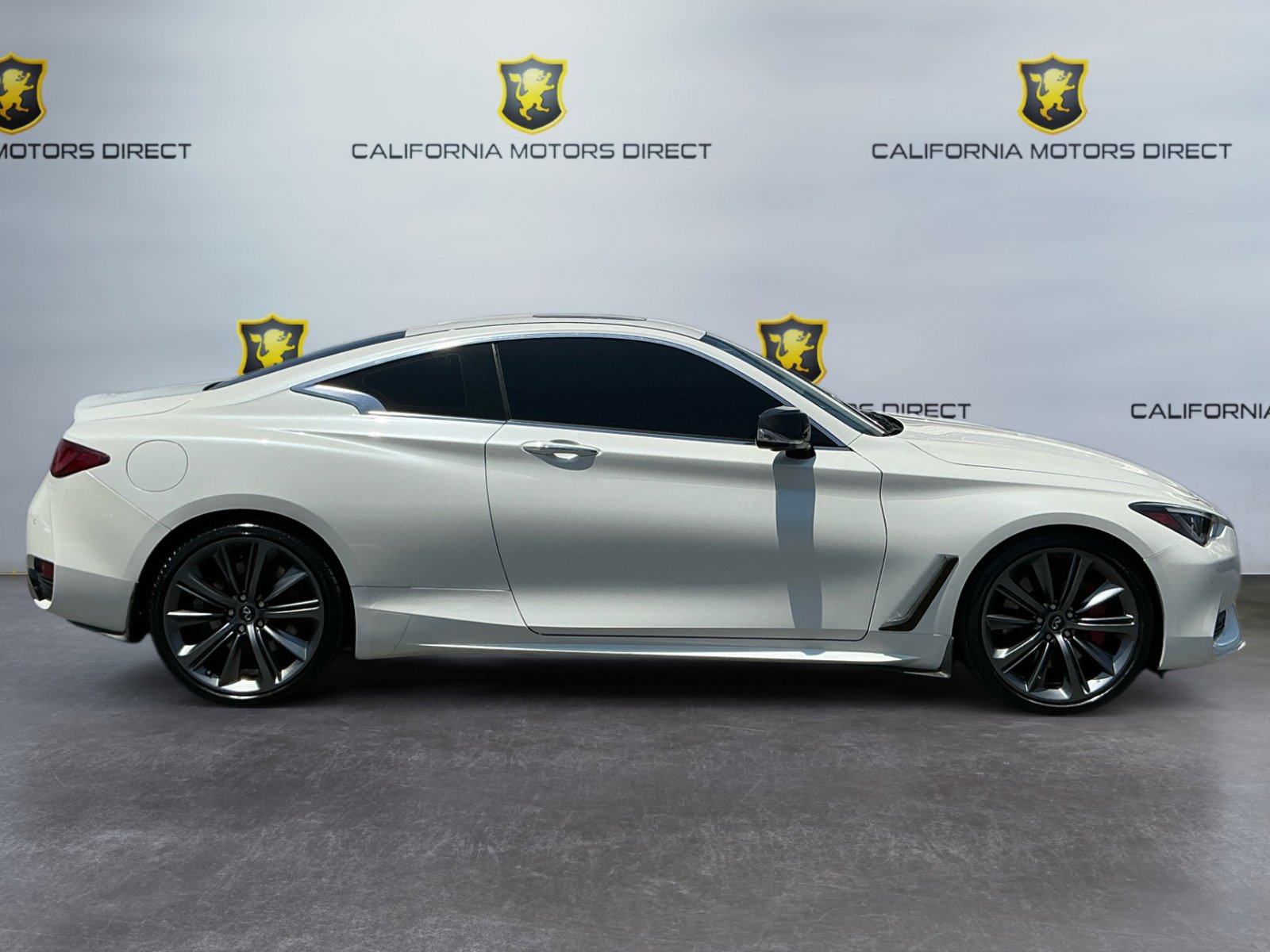Used 2018 INFINITI Q60 Red Sport 400 RWD image 4