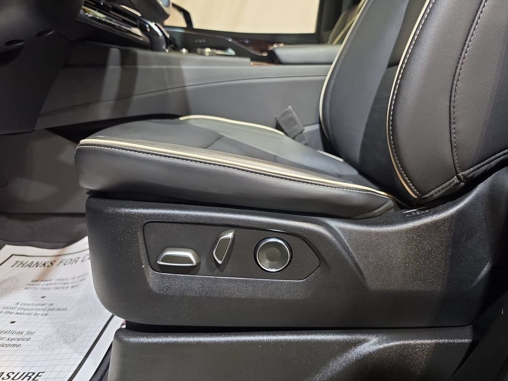 Used 2023 Cadillac Escalade Premium Luxury AWD/4WD image 14
