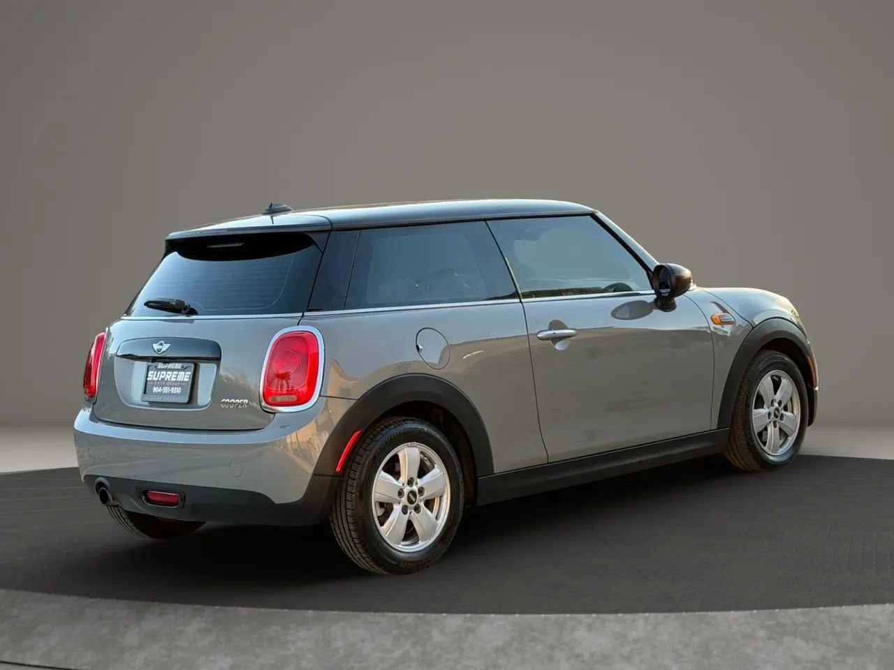 Used 2017 MINI Cooper 2-Door Hardtop image 3