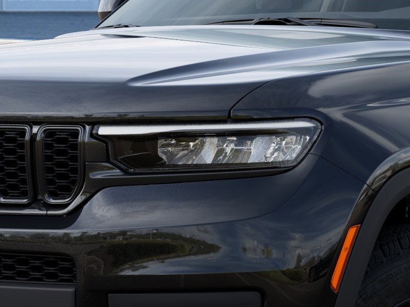 New 2025 Jeep Grand Cherokee L Laredo image 10