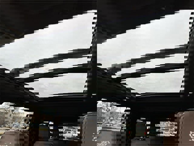 Used 2021 Chevrolet Suburban High Country image 25