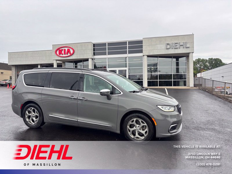 Used 2022 Chrysler Pacifica Limited FWD image 1