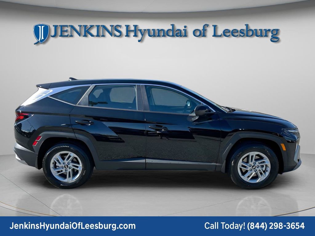 New 2026 Hyundai Tucson SE image 3