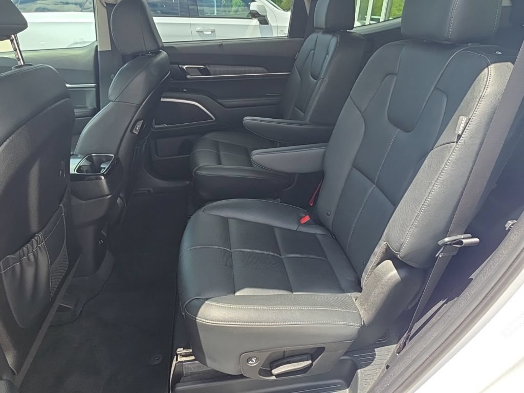 Certified 2024 Kia Telluride EX w/ EX Captain's Chair Package AWD/4WD image 21