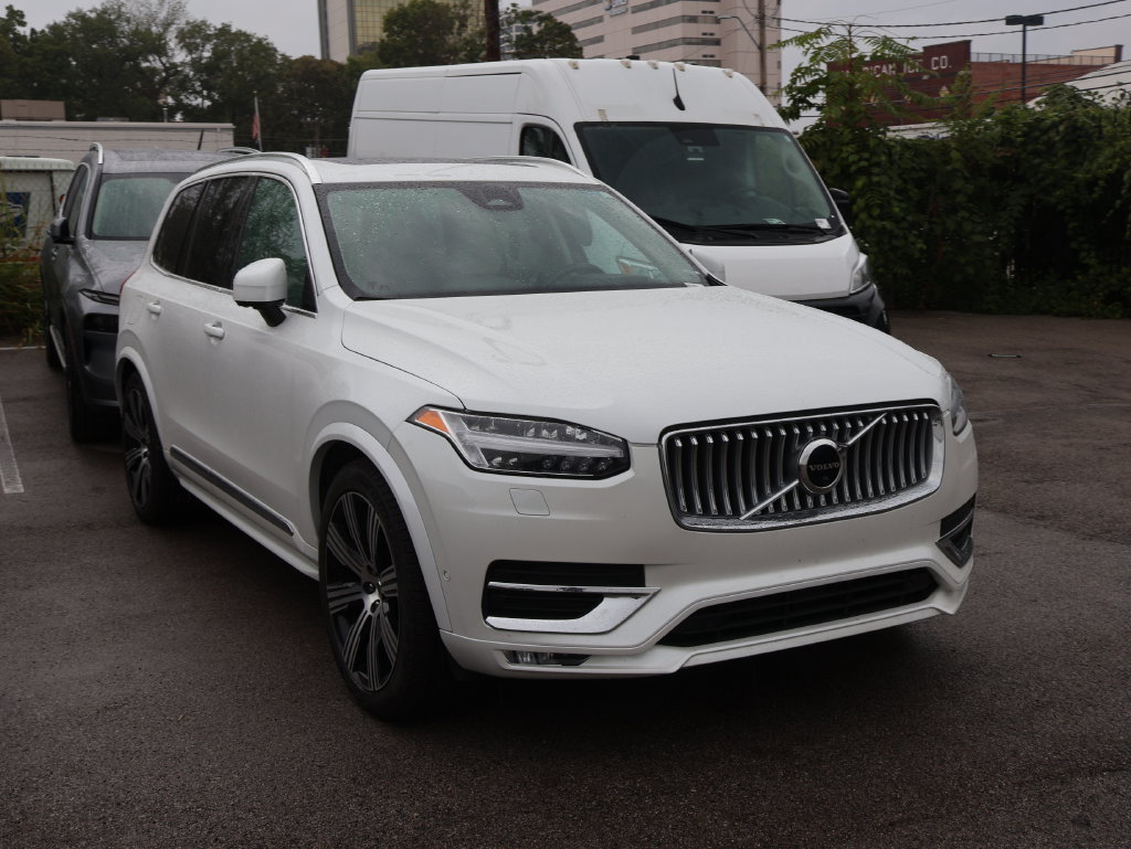 Used 2023 Volvo XC90 B6 Ultimate w/ Lounge Package AWD/4WD image 2
