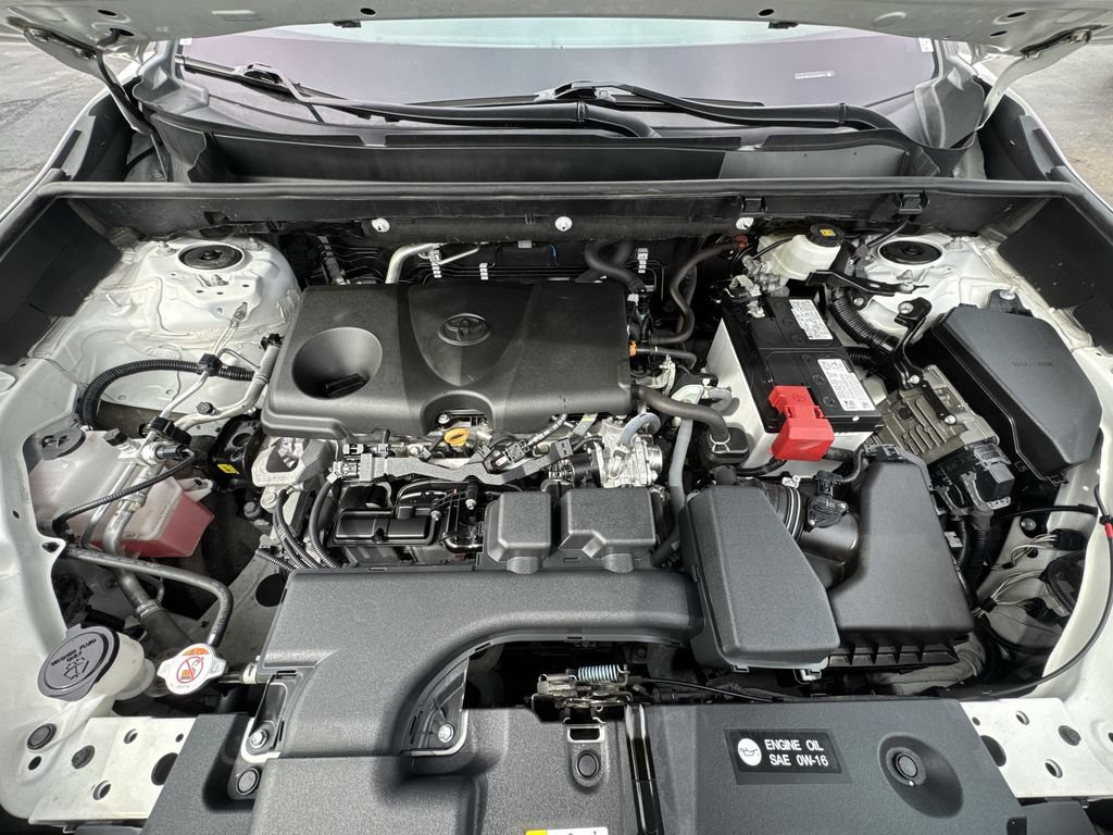 Used 2022 Toyota RAV4 XLE AWD/4WD image 27