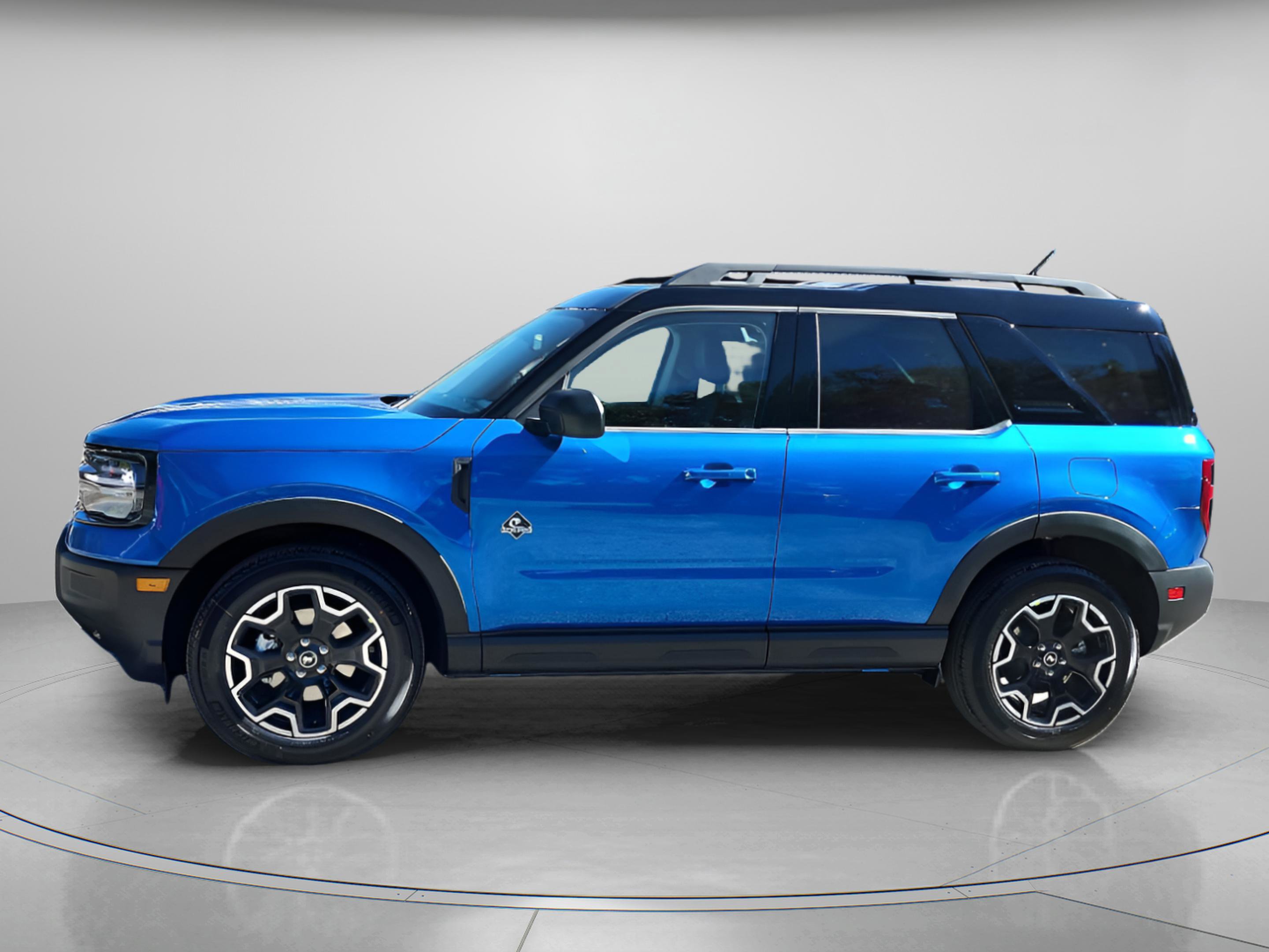 New 2025 Ford Bronco Sport Outer Banks image 2